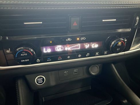 Used 2023 Nissan Rogue SL w/ SL Premium Package AWD/4WD image 17
