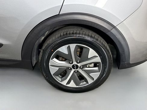 Used 2022 Kia Niro EX w/ Cold Weather Package FWD image 33