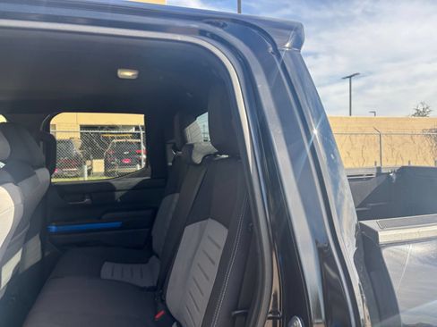 Used 2025 Toyota Tacoma TRD Off-Road AWD/4WD image 37