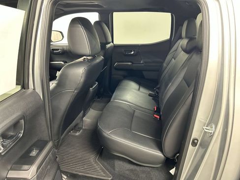 Used 2023 Toyota Tacoma TRD Off-Road w/ TRD Premium Off Road Package AWD/4WD image 21