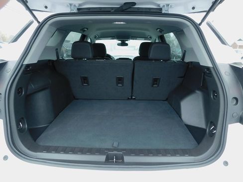 Used 2022 GMC Terrain SLE image 12