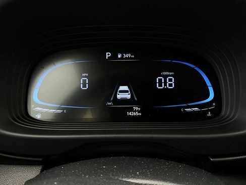 Used 2025 Hyundai Venue SEL image 38