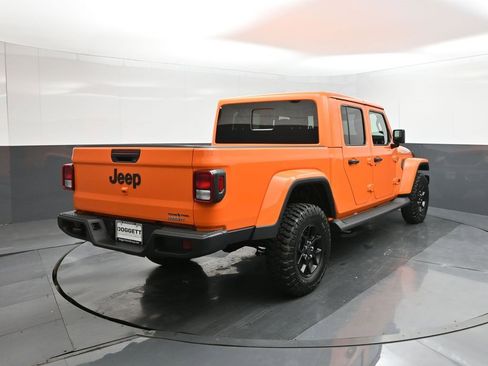 New 2025 Jeep Gladiator Sport image 11