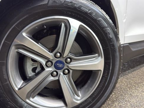 Used 2020 Ford Edge SEL w/ Convenience Package image 9