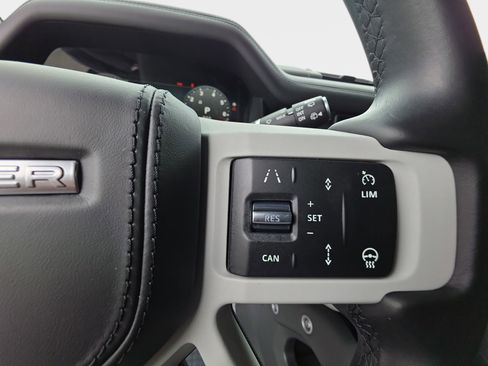 Certified 2024 Land Rover Defender 110 X-Dynamic SE AWD/4WD image 19