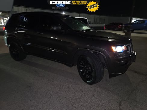 Used 2019 Jeep Grand Cherokee Altitude image 9