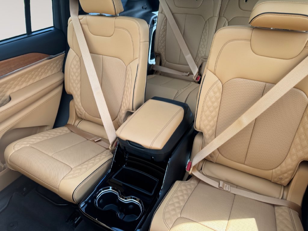 Used 2021 Jeep Grand Cherokee L Summit AWD/4WD image 13