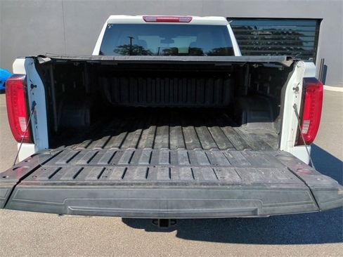Used 2022 GMC Sierra 1500 SLT w/ Driver Alert Package II image 11