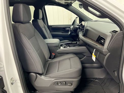 New 2026 Chevrolet Suburban LS image 22