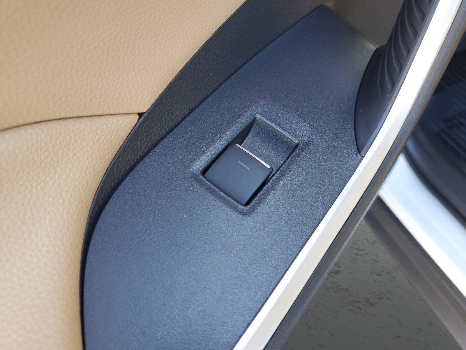 Used 2025 Toyota RAV4 XLE Premium w/ Weather Package FWD image 18