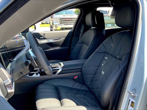 New 2025 BMW 760i xDrive w/ Executive Package image 9