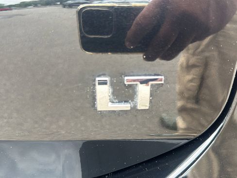 Used 2023 Chevrolet Equinox LT FWD image 48