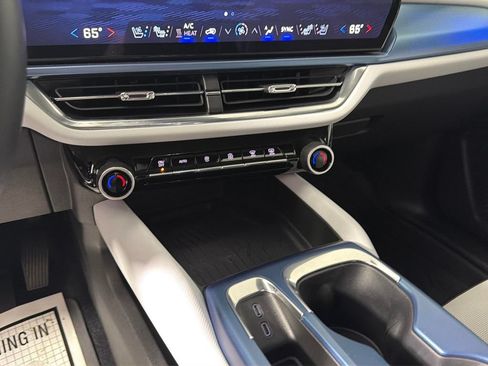 Certified 2024 Chevrolet Equinox EV LT FWD image 22