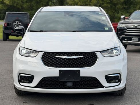 Used 2026 Chrysler Pacifica Select FWD image 2