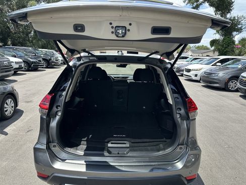 Used 2020 Nissan Rogue SV FWD image 13