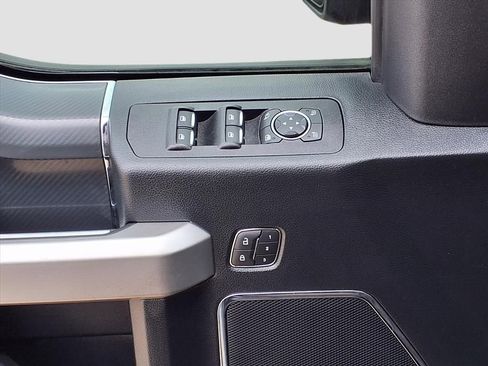 Used 2020 Ford F150 Lariat image 18