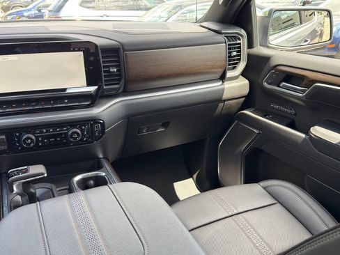 Used 2026 Chevrolet Silverado 1500 High Country w/ Technology Package AWD/4WD image 29