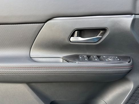 New 2026 Nissan Kicks SR image 8