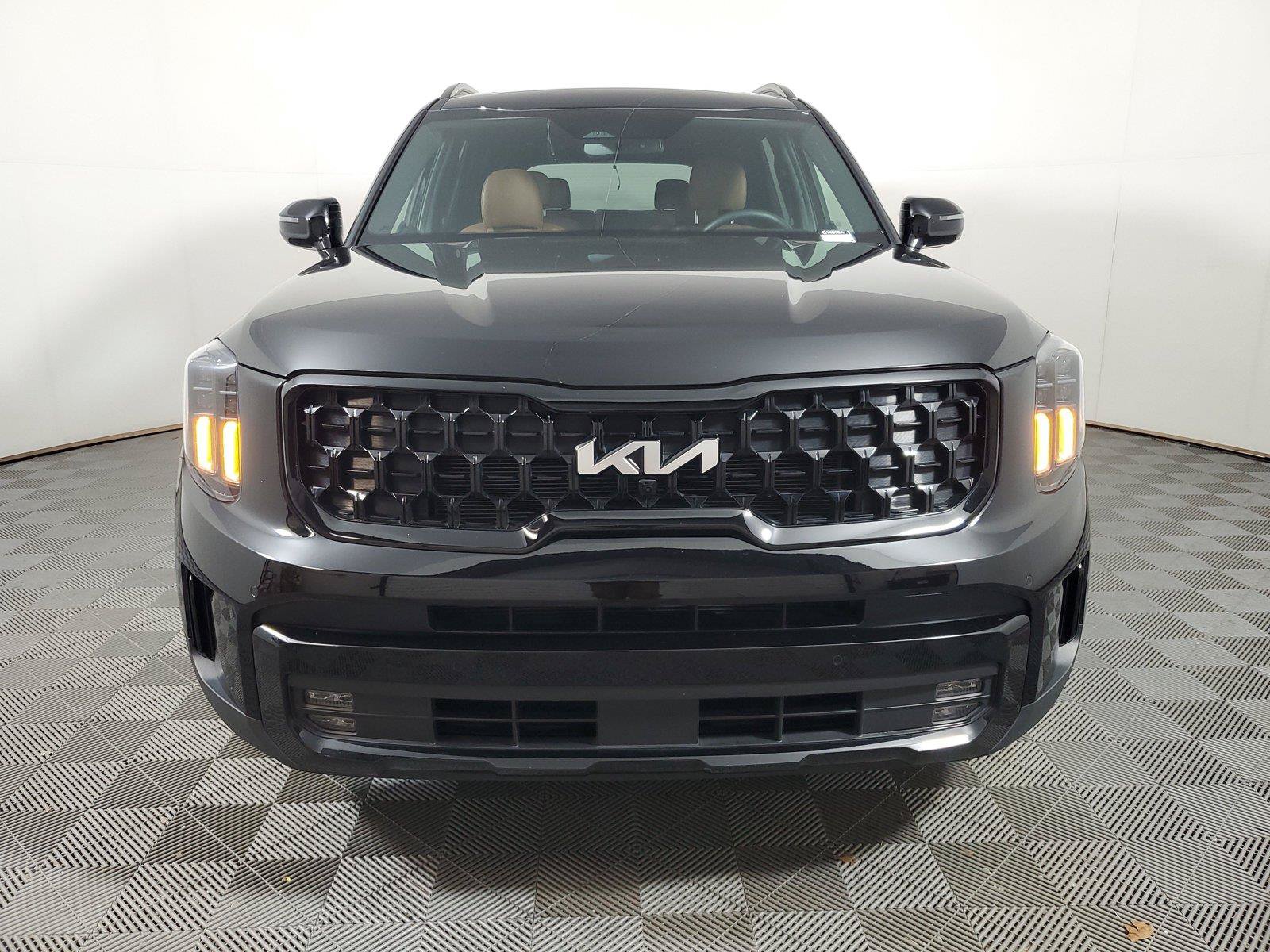 Used 2024 Kia Telluride SX X-Line AWD/4WD image 2