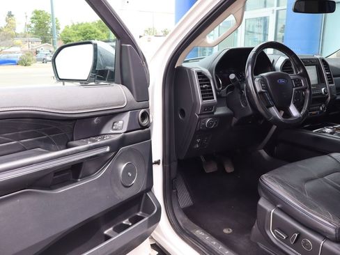 Used 2019 Ford Expedition Platinum AWD/4WD image 13