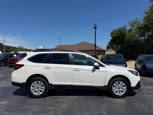Used 2019 Subaru Outback 2.5i Premium AWD/4WD image 7