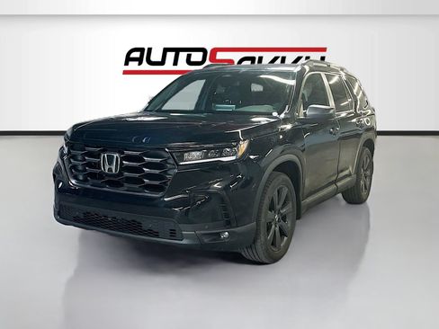 Used 2025 Honda Pilot Sport image 3