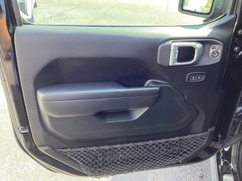 Used 2021 Jeep Wrangler Unlimited Sport image 15