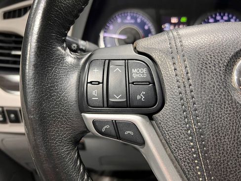 Used 2018 Toyota Sienna XLE w/ XLE Navigation Package image 10