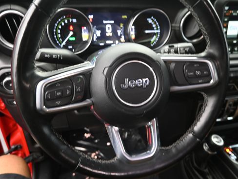 Used 2022 Jeep Wrangler Unlimited Sahara w/ Cold Weather Group AWD/4WD image 22