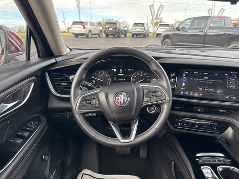 Used 2023 Buick Envision Avenir image 25