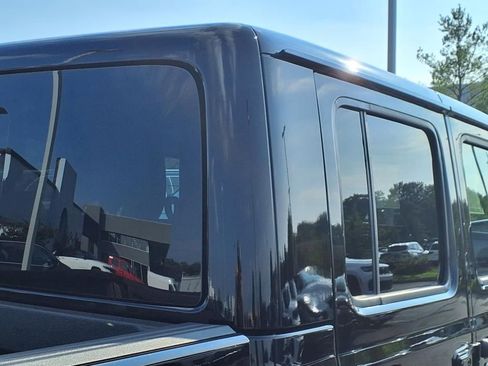 New 2025 Jeep Gladiator Sport image 27