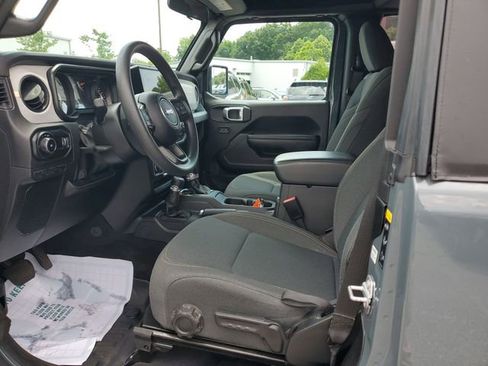 Certified 2025 Jeep Wrangler Sport AWD/4WD image 13