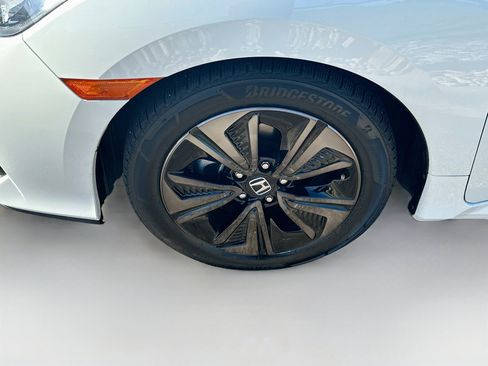Used 2019 Honda Civic EX image 11
