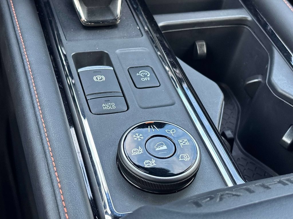 Certified 2024 Nissan Pathfinder Rock Creek AWD/4WD image 26