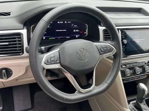Used 2022 Volkswagen Atlas SE image 24