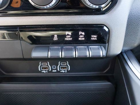 New 2026 RAM 1500 Express AWD/4WD image 20