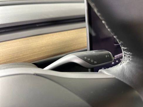 Used 2023 Tesla Model 3 Standard Range image 17