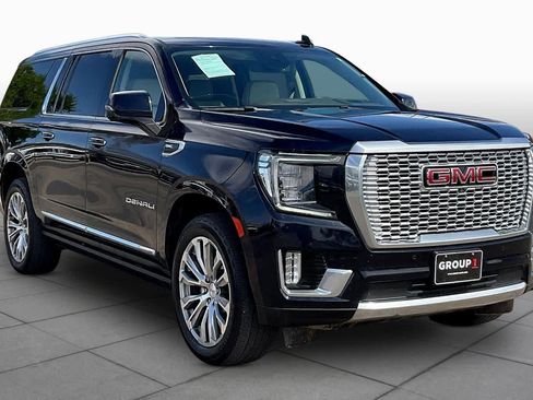 Used 2023 GMC Yukon XL Denali AWD/4WD image 3