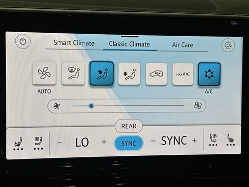 Used 2025 Volkswagen Atlas SEL image 23