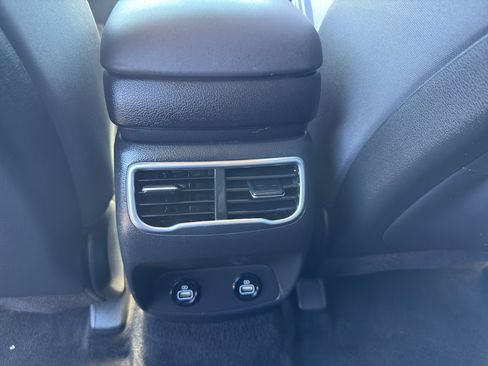 Used 2021 Hyundai Santa Fe SEL w/ Convenience Package AWD/4WD image 31