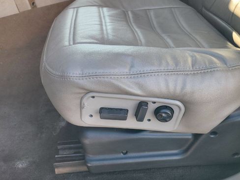 Used 2003 HUMMER H2 w/ Preferred Equipment Group image 15