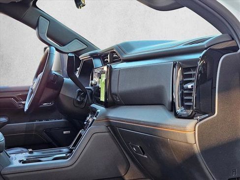 Used 2024 GMC Sierra 2500 AT4 w/ AT4 Premium Plus Package image 23