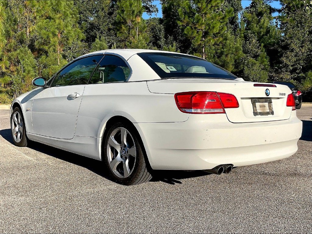 Used 2009 BMW 328i Convertible RWD image 3