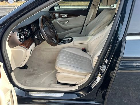 Used 2017 Mercedes-Benz E 300 E 300 image 3
