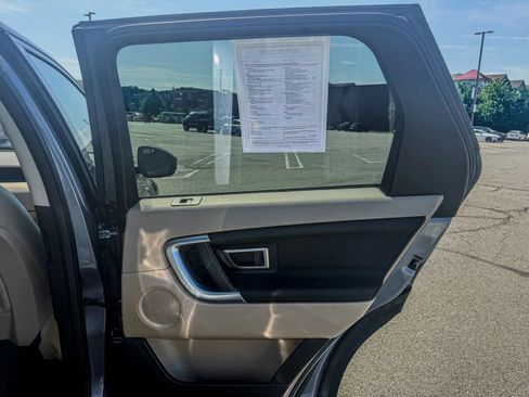 Used 2019 Land Rover Discovery Sport HSE AWD/4WD image 10