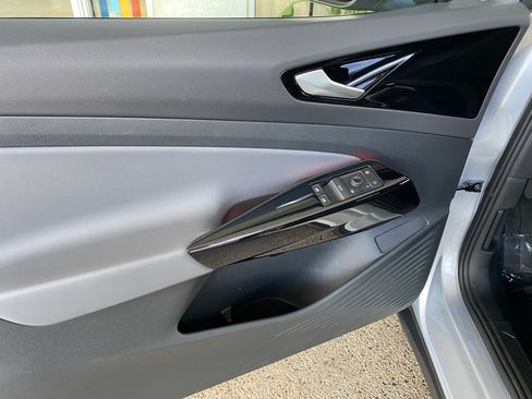 Certified 2022 Volkswagen ID.4 Pro RWD image 11