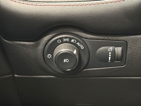 Used 2022 Dodge Durango R/T w/ Blacktop Package AWD/4WD image 30