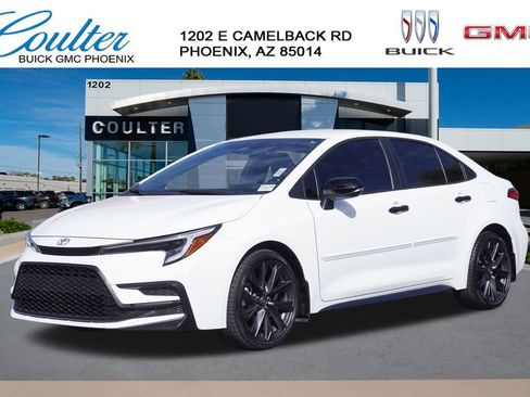 Used 2025 Toyota Corolla SE image 1