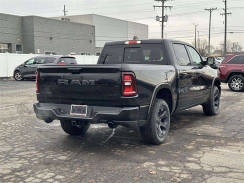 New 2026 RAM 1500 4x4 Crew Cab image 3