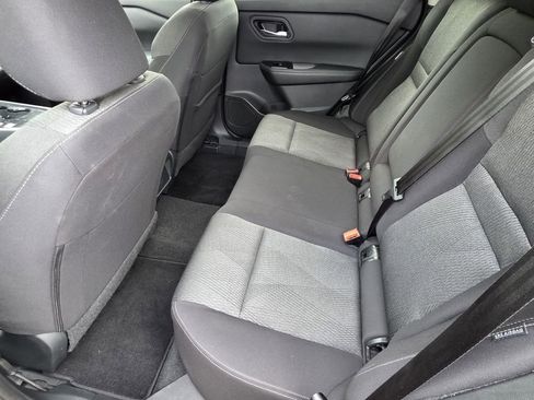 Used 2025 Nissan Rogue SV FWD image 9